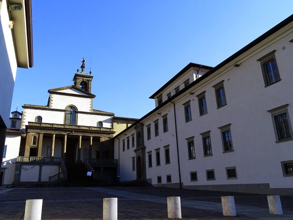 Pontida, abbazia benedettina di S. Giacomo Pontida, abbazia benedettina di S. Giacomo